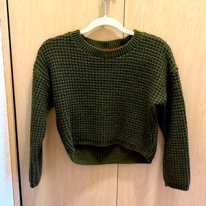 Long sleeve sweater top. Dark green. Brand shasa